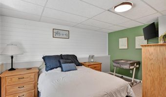 1802 Oak Knoll Dr NE, Alexandria, MN 56308