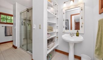 33943 Mill Creek Dr, Adel, IA 50003
