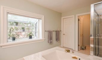 7806 FOX GATE Ct, Bethesda, MD 20817