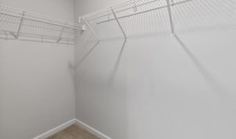 221 Maddox Dr, Aberdeen, NC 28315