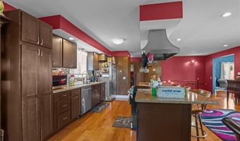 37 Pinewood Dr, North Providence, RI 02904