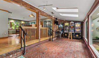 103 Glenbrook Dr, Cheshire, CT 06410