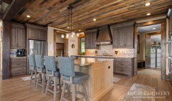 6 Valley Watch Ct, Banner Elk, NC 28604