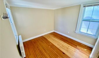 67 Roseneath Ave 2, Newport, RI 02840