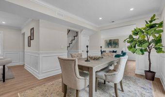 8 Imperia Pl, Aberdeen, NJ 07747