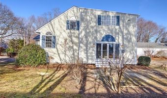 21 Townsend St, Barrington, RI 02806