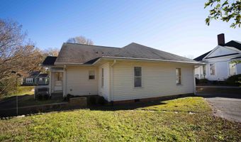 102 Wardlaw St, Abbeville, SC 29620