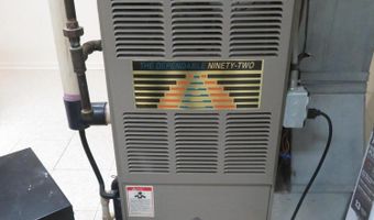 2134 Overlook Ct, Ann Arbor, MI 48103