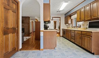 224 Sunderland Dr, Auburn, ME 04210