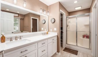 801 Whetstone Ct, Bellefontaine, OH 43311