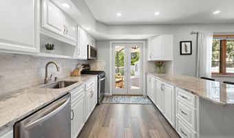 522 Mackey Ave, Belford, NJ 07718