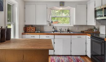 26 Wesley St Ct, Bath, ME 04530