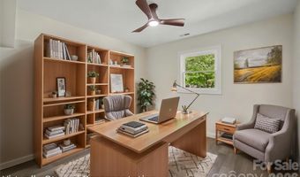 5324 Cheval Pl, Charlotte, NC 28205