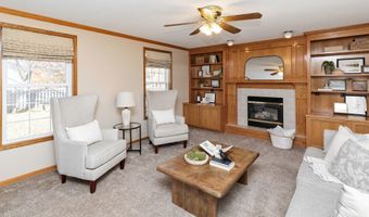 1102 9th Ave SE, Altoona, IA 50009