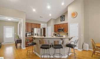 191 Gossamer Dr, Boiling Springs, SC 29316