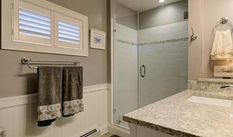 7 Dean Ave, Newport, RI 02840