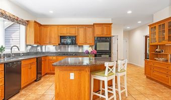 60 Pheasant Dr, East Greenwich, RI 02818