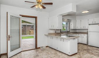 307 Dotson Dr, Ames, IA 50014