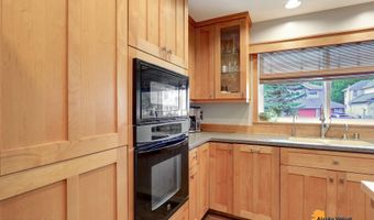 7521 Labrador Cir, Anchorage, AK 99502