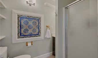 21 Clinton Ave, Newport, RI 02840