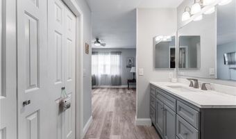 2 Walter Dr, Bella Vista, AR 72714