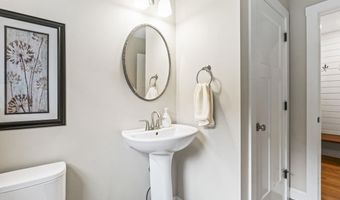 90 Village Place Dr, Barrington, NH 03825