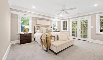 132 S GARFIELD St, Arlington, VA 22204