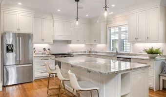 36 Bull St, Newport, RI 02840