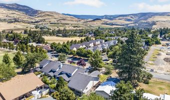 241 Clay St, Ashland, OR 97520