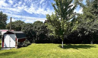 1227 E Linden St, Algona, IA 50511