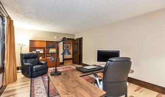 107 Fresh Pond Ln, Brookline, NH 03033