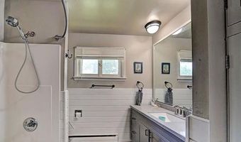 505 S Oak St, Anamosa, IA 52205