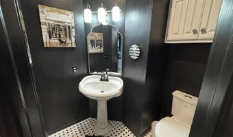 1411 Timber Ln, McAlester, OK 74501