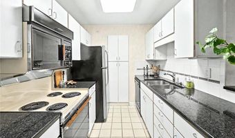 28402 Plantation Dr NE, Atlanta, GA 30324