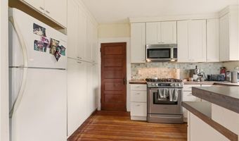 51 Warner St, Newport, RI 02840