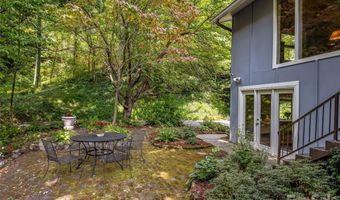 5 Hillcrest Rd E, Asheville, NC 28804