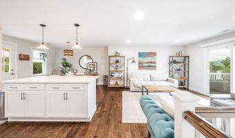 51 Mountain View Dr, Brookfield, CT 06804