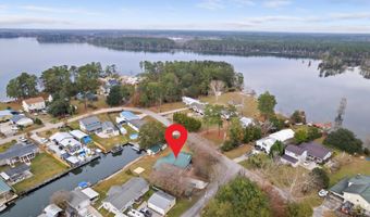 402 Chippendale Ln, Bonneau, SC 29431