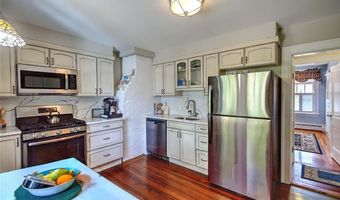 119 Alfred Drowne Rd, Barrington, RI 02806
