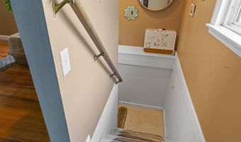 81 Richardson St, Bath, ME 04530