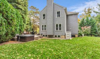 34 Serpentine Dr, Atlantic Highlands, NJ 07716