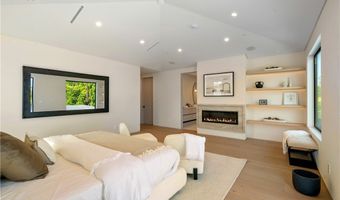 16728 Morrison St, Encino, CA 91436