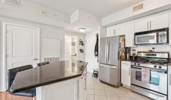 1021 N GARFIELD St #316, Arlington, VA 22201