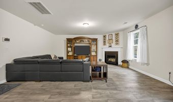 169 Carriagebrook Cir, Camden, SC 29020