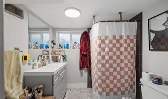 2006 E 16TH St, Cheyenne, WY 82001