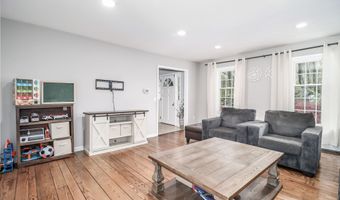 20 Puritan Valley Rd, Brookfield, CT 06804