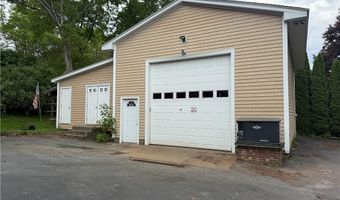1 Edgewood Ave, Hopkinton, RI 02804