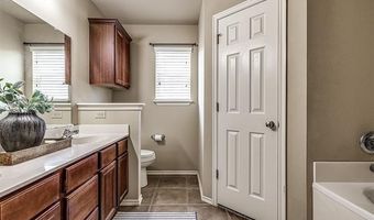 2006 W Greenleaf Ct, Bartlesville, OK 74006