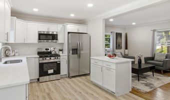 16 Deepwood Dr, Cheshire, CT 06410
