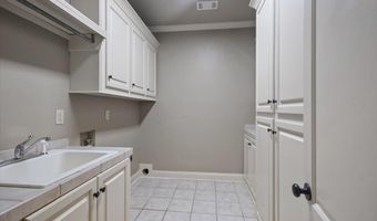 216 Meadowlands Dr, Brandon, MS 39047
